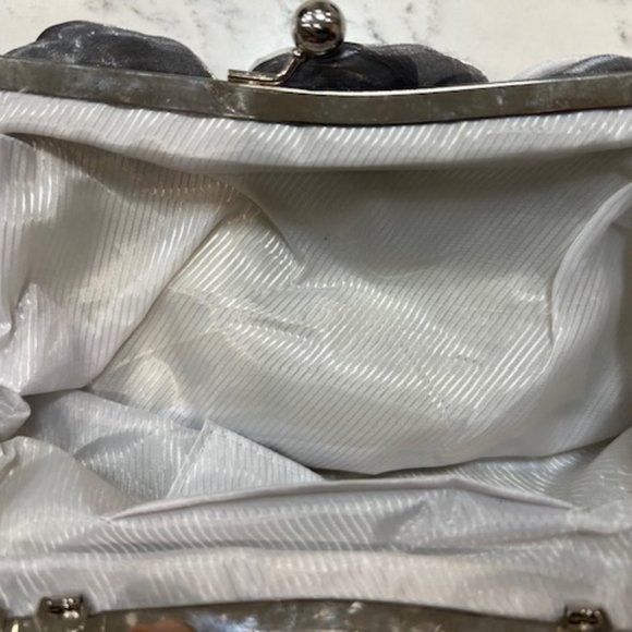 Silk flower clutch - Picture 5 of 6